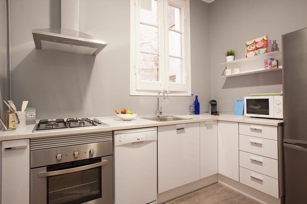 Enjoy Apartments Sofia Барселона Экстерьер фото