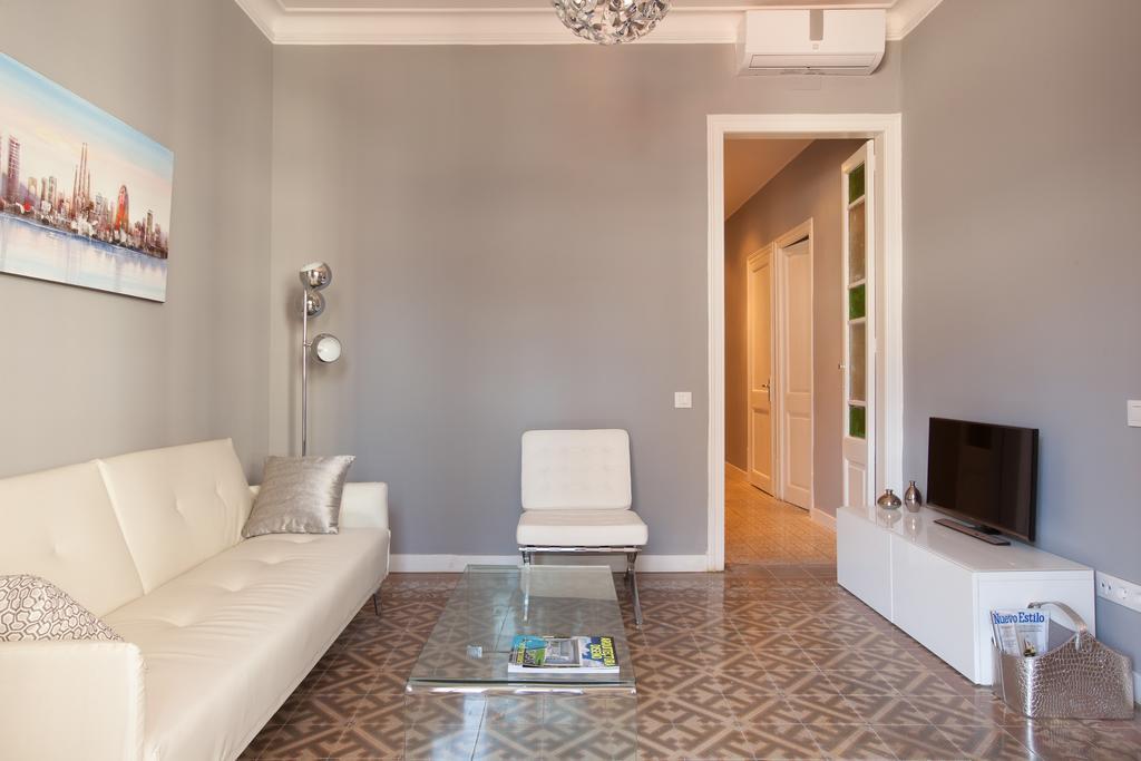 Enjoy Apartments Sofia Барселона Экстерьер фото